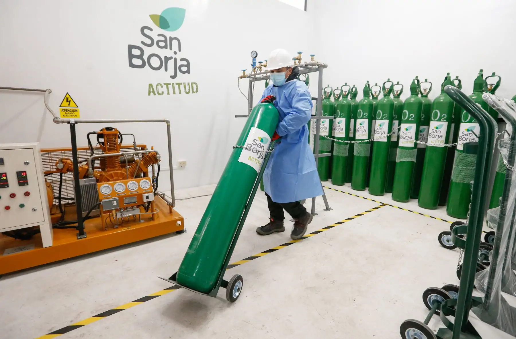 Ministerio de Salud participa de la inauguración de una plata de oxígeno en el distrito de San Borja. Foto: MINSA
