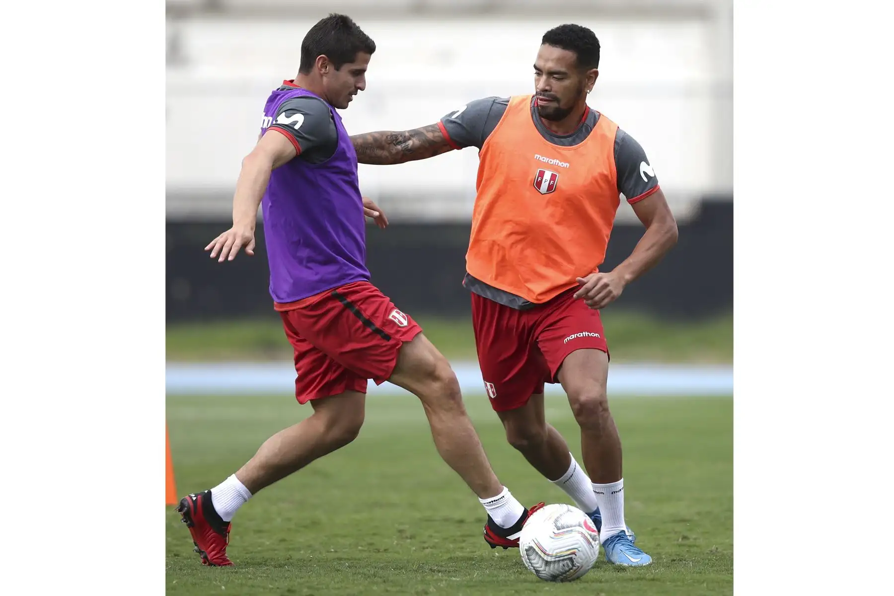 Alexander Callens y Aldo Corzo de la Selección peruana entrenan previo a su viaje a Brasilia para enfrentar a Colombia por el tercer lugar de la Copa América 2021. Foto: FPF
