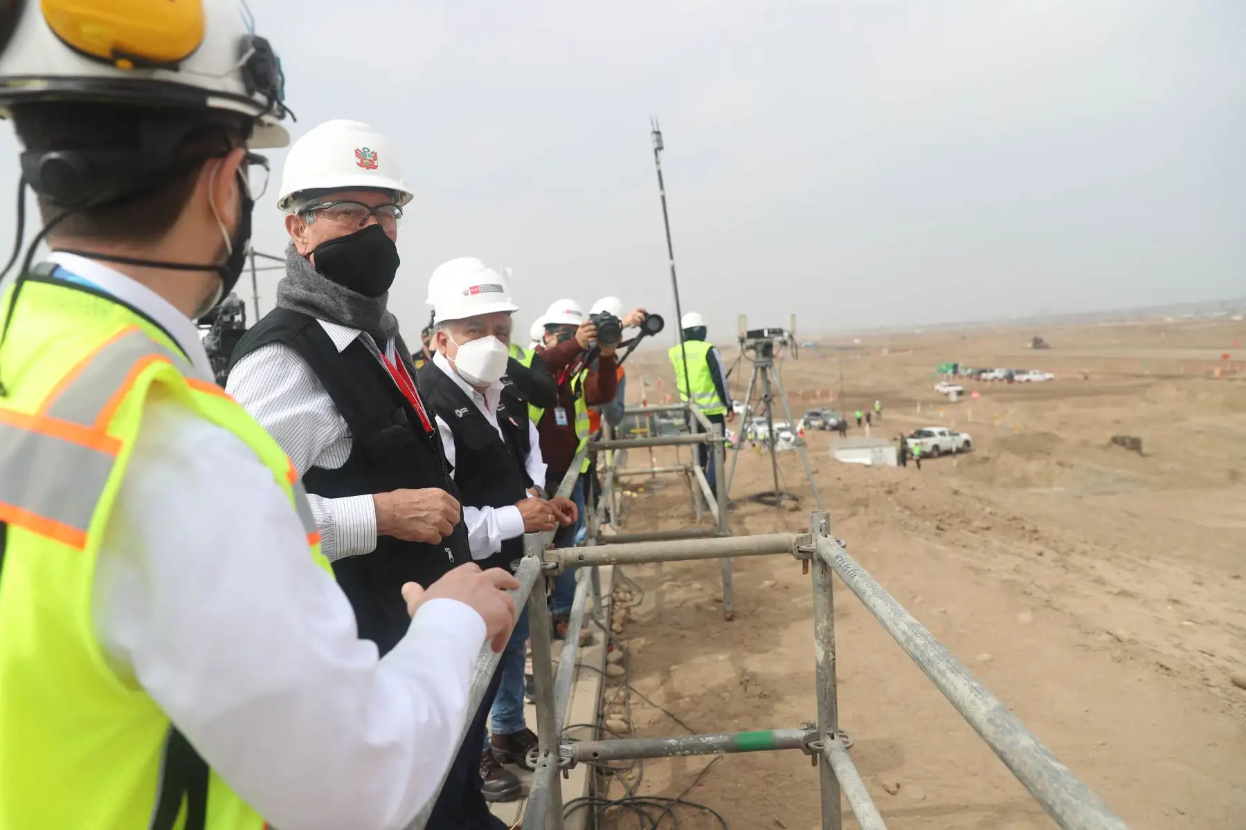 El presidente de la República, Francisco Sagasti, inspecciona en  las obras de ampliación del aeropuerto internacional Jorge Chávez. Foto: Presidencia