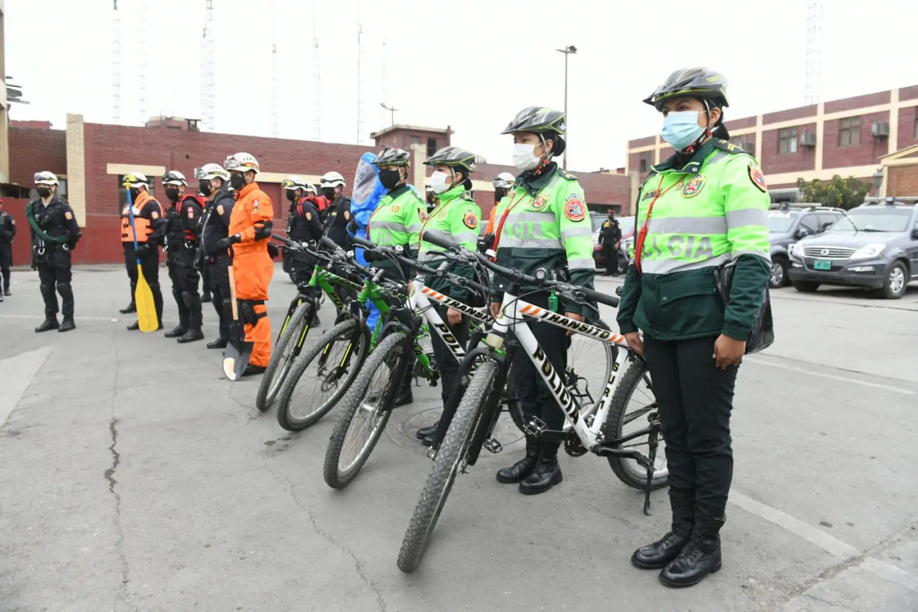 El ministro del Interior,  José Elice y el comandante general de la Policia Nacional, César Cervantes, presentan el plan de operaciones que se ejecutará antes, durante y después de las Fiestas Patrias por el Bicentenario en todo el territorio nacional.
Foto: Mininter
