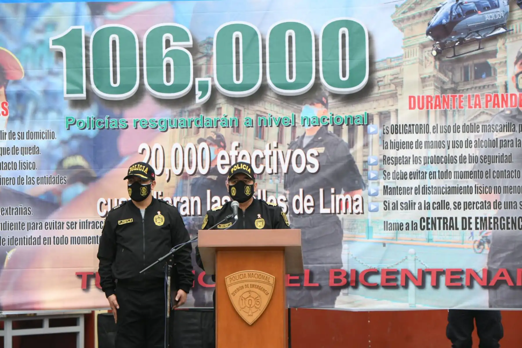 El ministro del Interior,  José Elice y el comandante general de la Policia Nacional, César Cervantes, presentan el plan de operaciones que se ejecutará antes, durante y después de las Fiestas Patrias por el Bicentenario en todo el territorio nacional.
Foto: Mininter