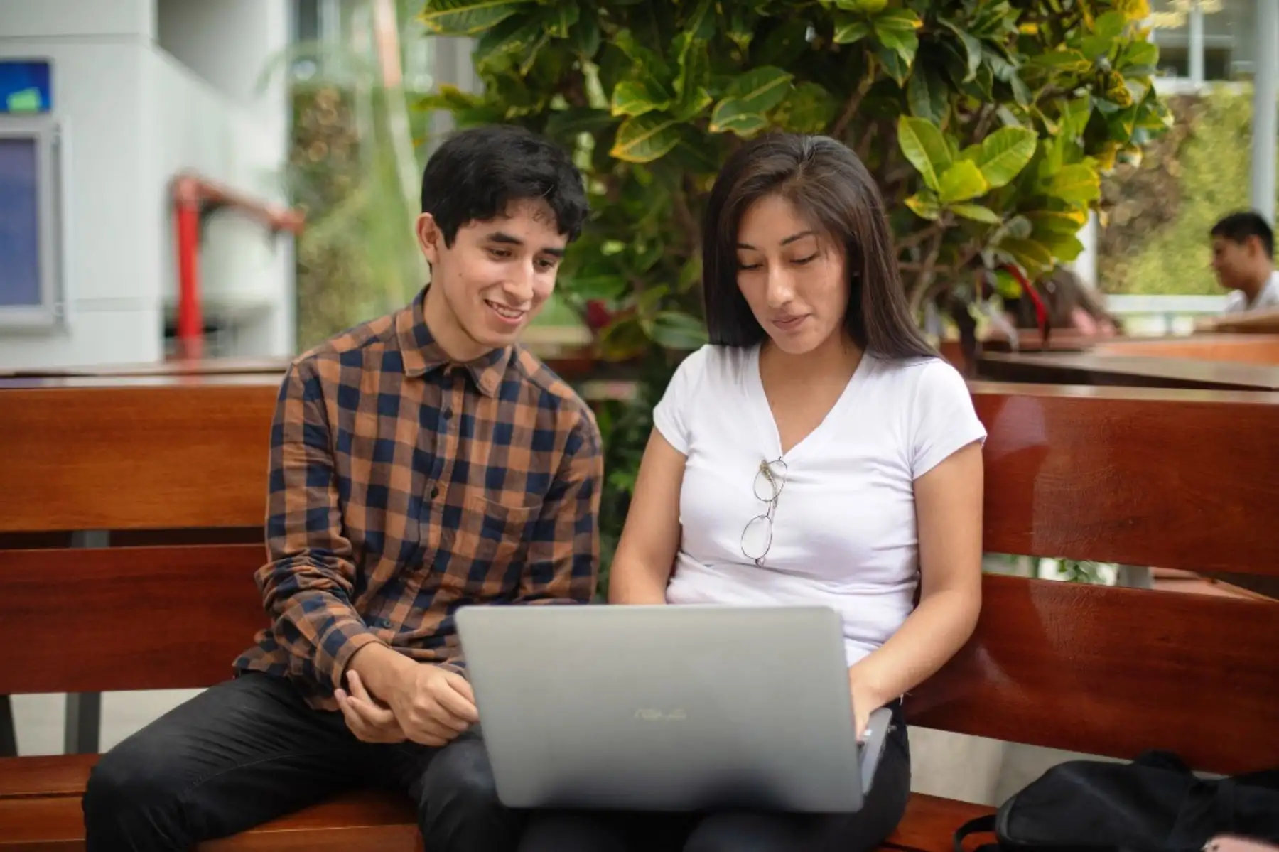 Las becas les permitirá llevar a cabo programas de estudio, formación y/o investigación en universidades italianas estatales o privadas.