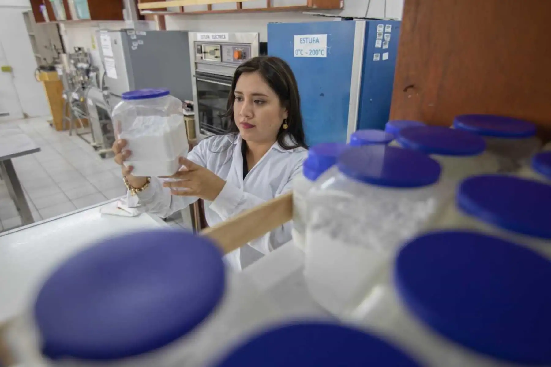 Las becas les permitirá llevar a cabo programas de estudio, formación y/o investigación en universidades italianas estatales o privadas.