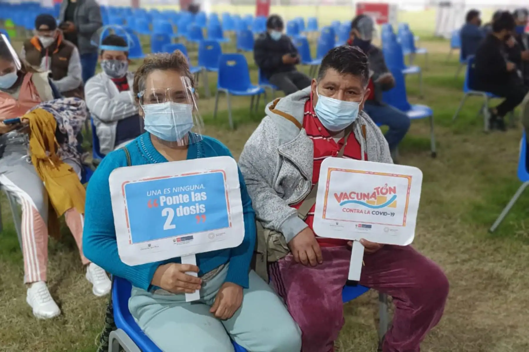 Ministerio de Salud, continua con la vacunación contra la covid-19 en la campaña "Vacunatón " que se realiza en el Parque Zonal Sinchi Roca de Comas. 
Foto: Minsa