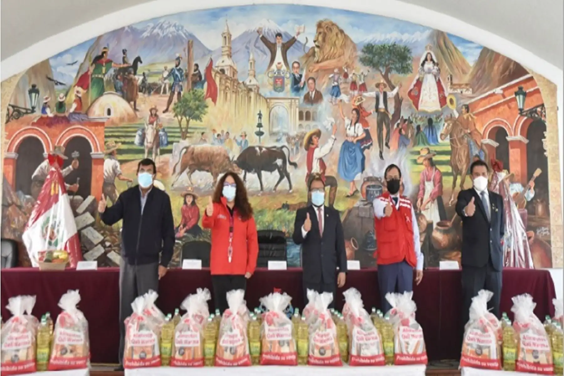 La ministra Silvana Vargas entregó alimentos a la municipalidad provincial de Arequipa y a comunas distritales de Miraflores y Sabandía.