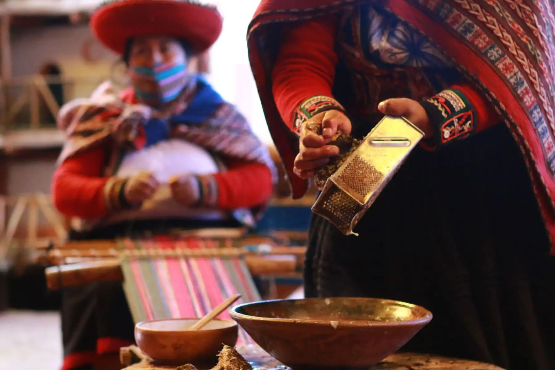La economía de los artesanos ha caído dramáticamente, ya que este distrito basa su supervivencia, justamente, en la artesanía y en la agricultura.
Foto: ANDINA/Luis Iparraguirre