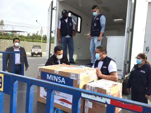 Minsa distribuye esta semana más de 3.5 millones de dosis de vacuna contra el covid-19 a las 24 regiones. Foto: ANDINA/difusión.