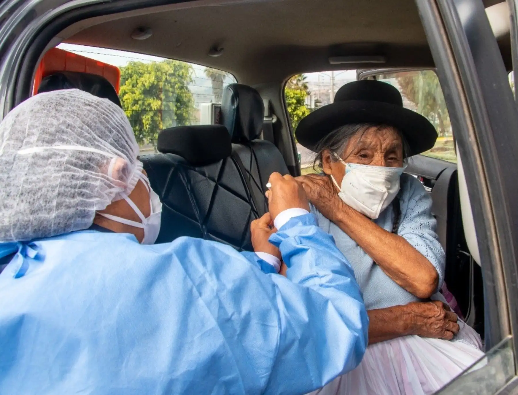 Más de 14,000 personas de 50 a 59 años de edad ya han recibido la vacuna contra la covid-19 en Ayacucho y la campaña continuará hasta mañana en las ciudades de Huamanga y Huanta. ANDINA/Difusión
