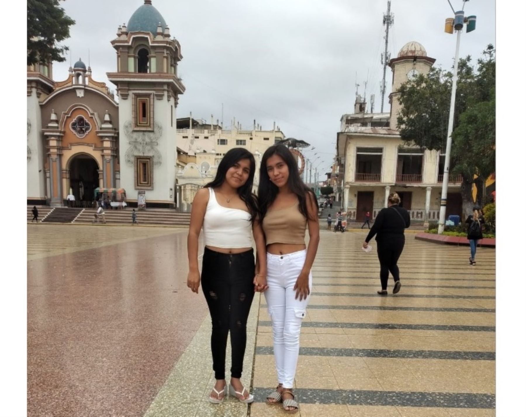 Mellizas Yulissa y Lucero Paredes obtuvieron una beca para continuar sus estudios universitarios en Tumbes.