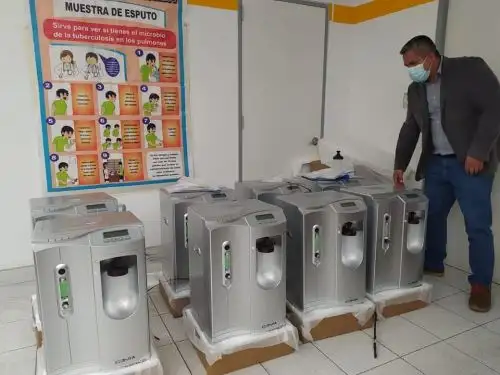 El Gobierno Regional de Áncash y la Red de Salud Pacífico Norte equipan con 28 concentradores de oxígeno a establecimientos de salud de Chimbote ante un posible rebrote de la covid-19. ANDINA/Difusión