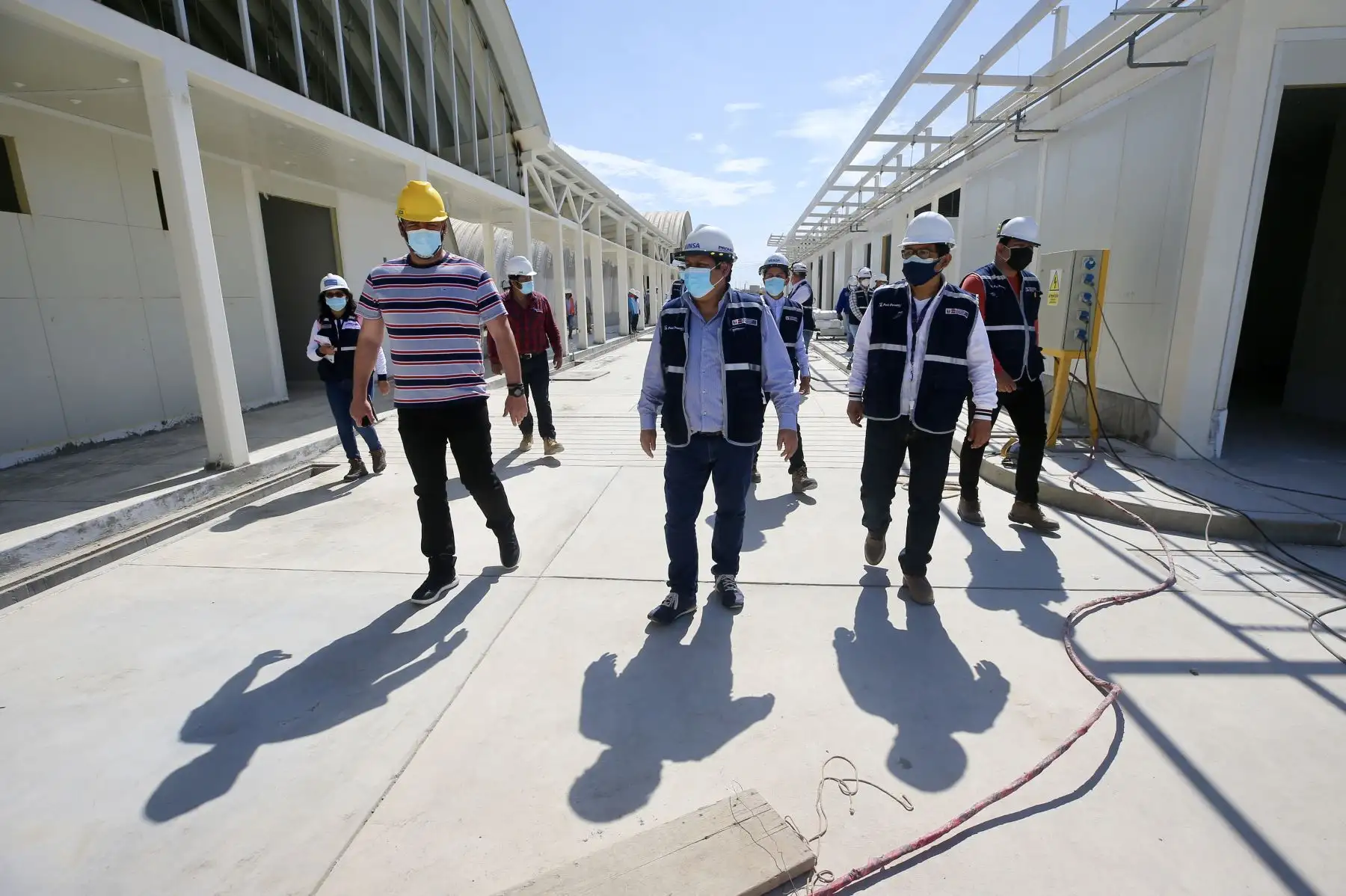 Autoridades regionales y equipo técnico del Pronis inspeccionaron los trabajos de instalación de la infraestructura del primer hospital modular del país. Foto: ANDINA/Pronis Minsa
