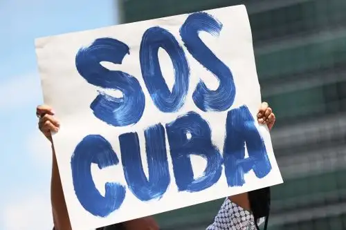 En Uruguay, el Partido Comunista consideró las movilizaciones como "nuevos intentos desestabilizadores promovidos por el imperialismo norteamericano". Foto: AFP