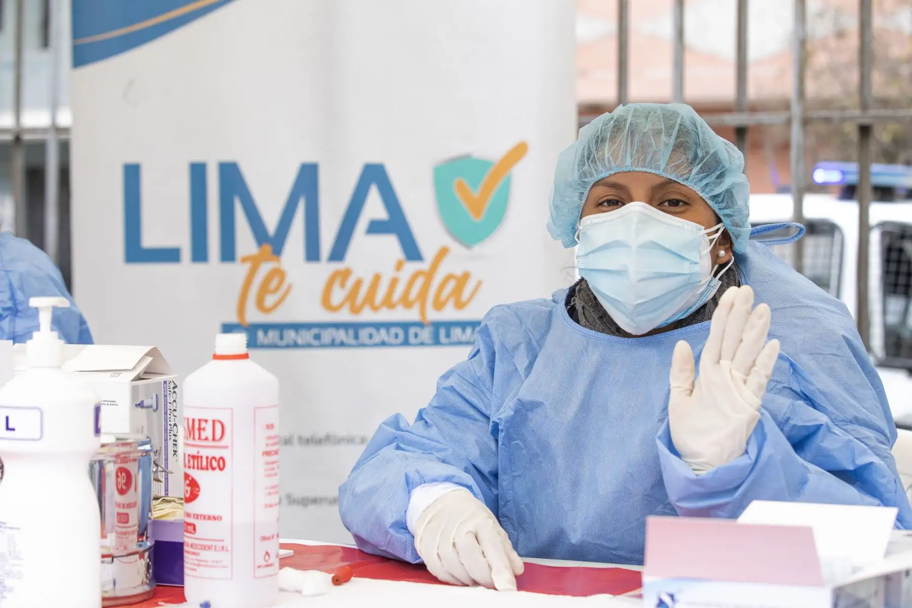 A través de la estrategia territorial " Lima Te Cuida ", la Municipalidad de Lima llega a toda la ciudad no solo con pruebas de descarte de covid-19 para la detección y atención temprana de pacientes, sino con iniciativas en favor de las mujeres e integrantes del grupo familiar en el Agustino.
Foto: Municipalidad de Lima