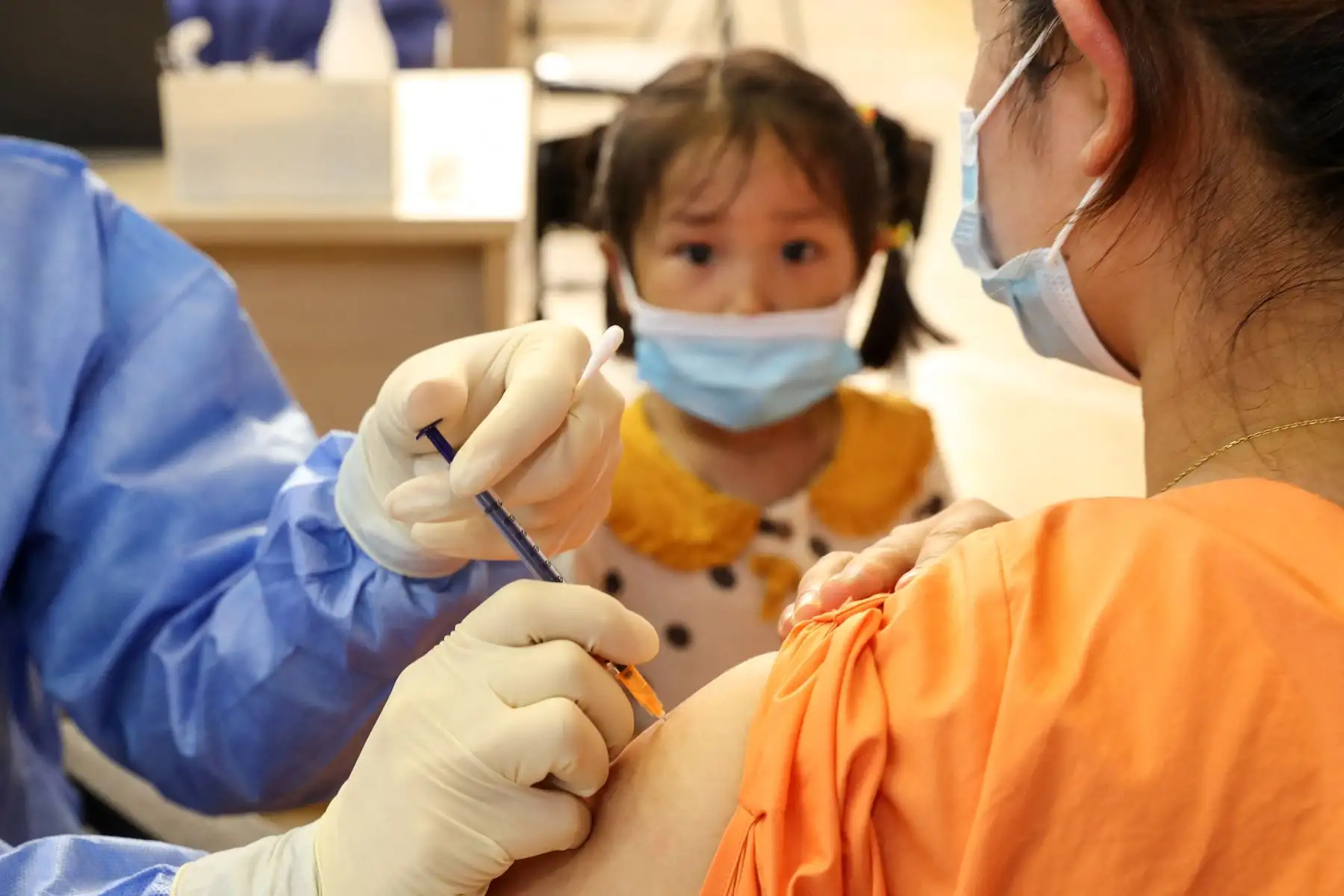 El 2020, 23 millones de niños no recibieron las dosis de vacunas contra la difteria, tétanos y tos convulsiva. Foto: AFP.