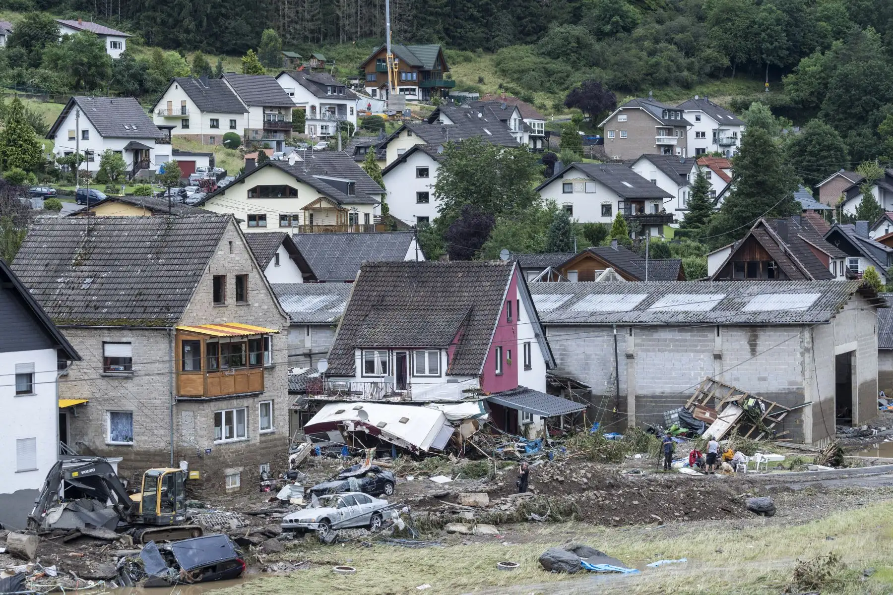 Se ven casas dañadas después de que las inundaciones causaron daños importantes en Schuld, cerca de Bad Neuenahr, en el oeste de Alemania. Foto: AFP