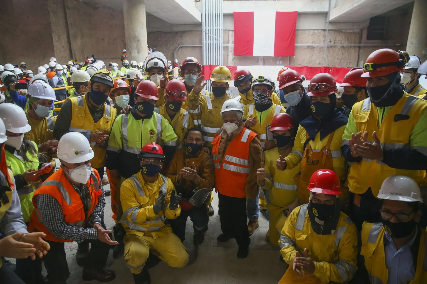 El ministro de Transportes y Comunicaciones, Eduardo González, activó el botón de encendido de la tuneladora  ‘Delia’, ubicada en la estación San Juan de Dios, en San Luis, empezará a operar desde mañana,
Esta gigantesca máquina acelerará los trabajos de construcción del túnel de la Línea 2 del Metro de Lima y Callao. Foto: ANDINA/Vidal Tarqui