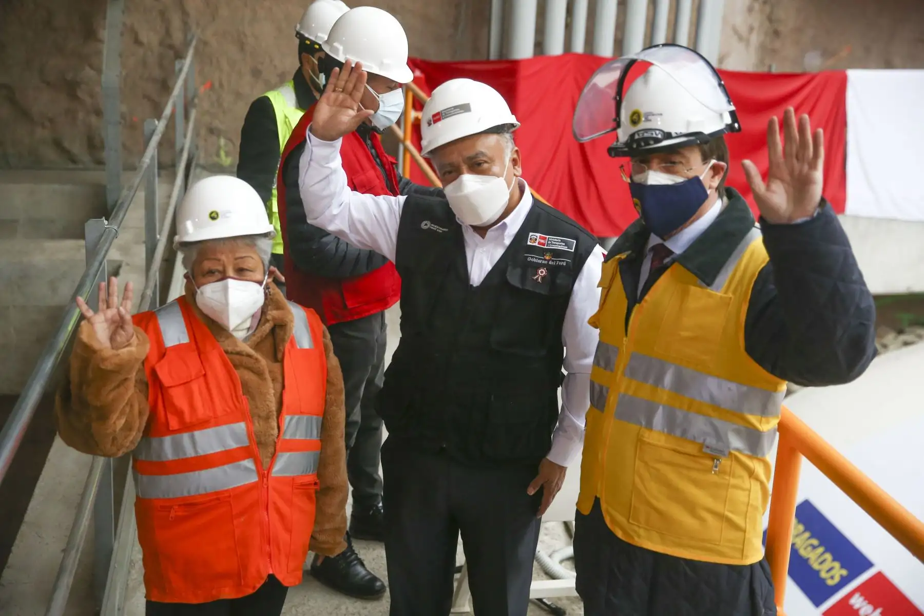 El ministro de Transportes y Comunicaciones, Eduardo González, activó el botón de encendido de la tuneladora  ‘Delia’, ubicada en la estación San Juan de Dios, en San Luis, empezará a operar desde mañana,
Esta gigantesca máquina acelerará los trabajos de construcción del túnel de la Línea 2 del Metro de Lima y Callao. Foto: ANDINA/Vidal Tarqui