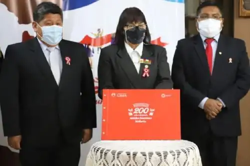 Las autoridades de Tacna participaron en el lanzamiento y firma del libro que conmemora el Acta de la Independencia, que marcó el inicio de nuestra vida como nación y república. Foto: Facebook/Gobierno Regional de Tacna.