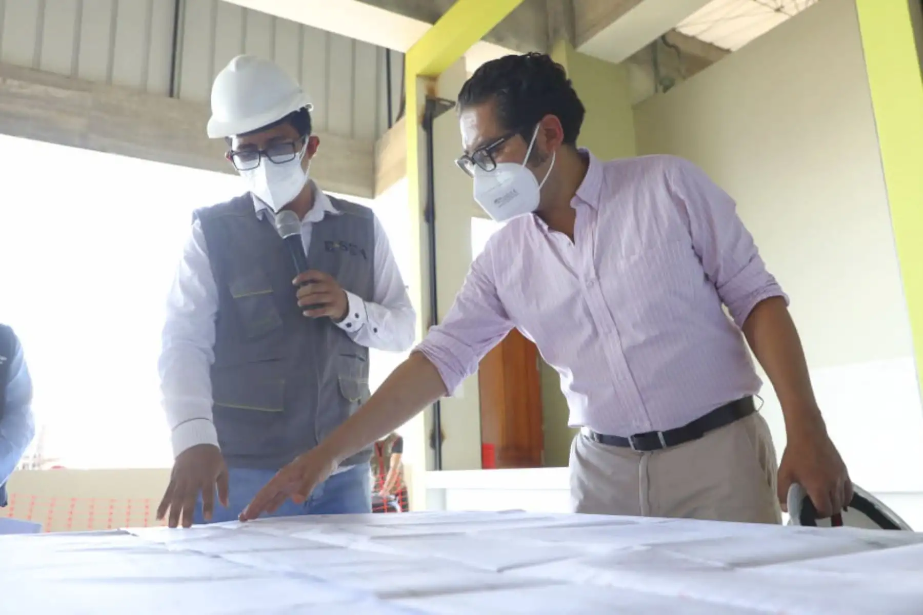 El ministro de la Producción, José Luis Chicoma, supervisa trabajos de ampliación y remodelación en Mercado Modelo de Tingo María. La obra cuenta con un avance al 94%. Foto: ANDINA/Produce