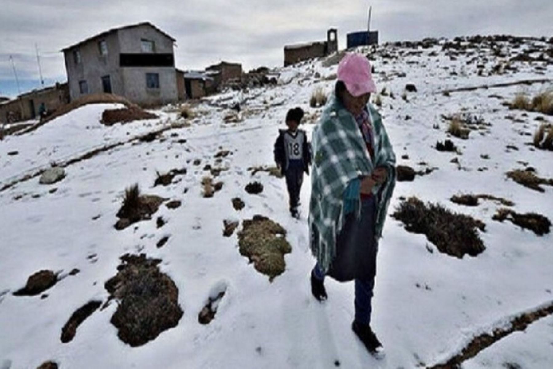Especialistas del Senamhi indicaron que se prevé una temperatura mínima de 8, 5 y 4 grados bajo cero en localidades que superan los 3,500 metros de altura en Junín, Huancavelica y Pasco, respectivamente.