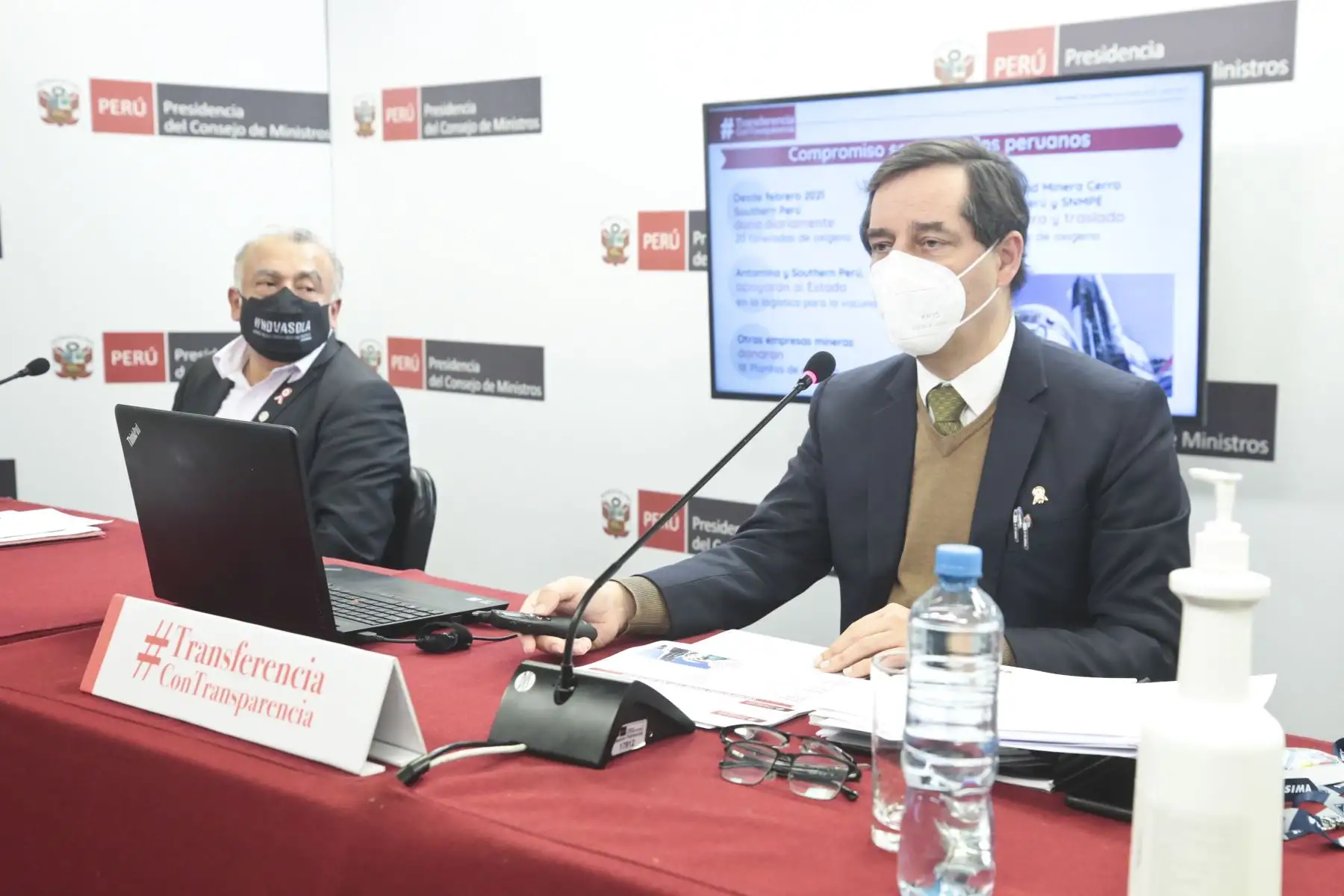 El ministro de Transportes y Comunicaciones, Eduardo González, junto al titular de Energía y Minas, Jaime Gálvez, brindan conferencia de prensa sobre el balance de su gestión. Foto: ANDINA/PCM