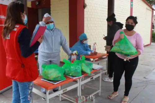 Con la finalidad de garantizar la correcta gestión del servicio alimentario en Lambayeque, el equipo de monitores de gestión local del Programa Nacional de Alimentación Escolar Qali Warma supervisa las 1,628 instituciones educativas públicas atendidas por el programa social del Midis. Foto: Qali Warma.