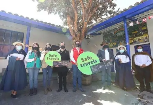 El Ministerio de Comercio Exterior y Turismo (Mincetur) entregó hoy el sello internacional “Safe Travels” al destino turístico Huancavelica, con lo cual se garantiza el cumplimiento de las medidas de bioseguridad y, por lo tanto, lo califica como bioseguro para recibir a los turistas nacionales e internacionales.