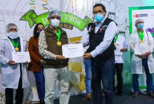 Las regiones de Arequipa y Puno se adjudicaron los primeros lugares del “I Concurso Macrorregional de Quesos- Zona Sur”, organizado por el Ministerio de Desarrollo Agrario y Riego (Midagri).