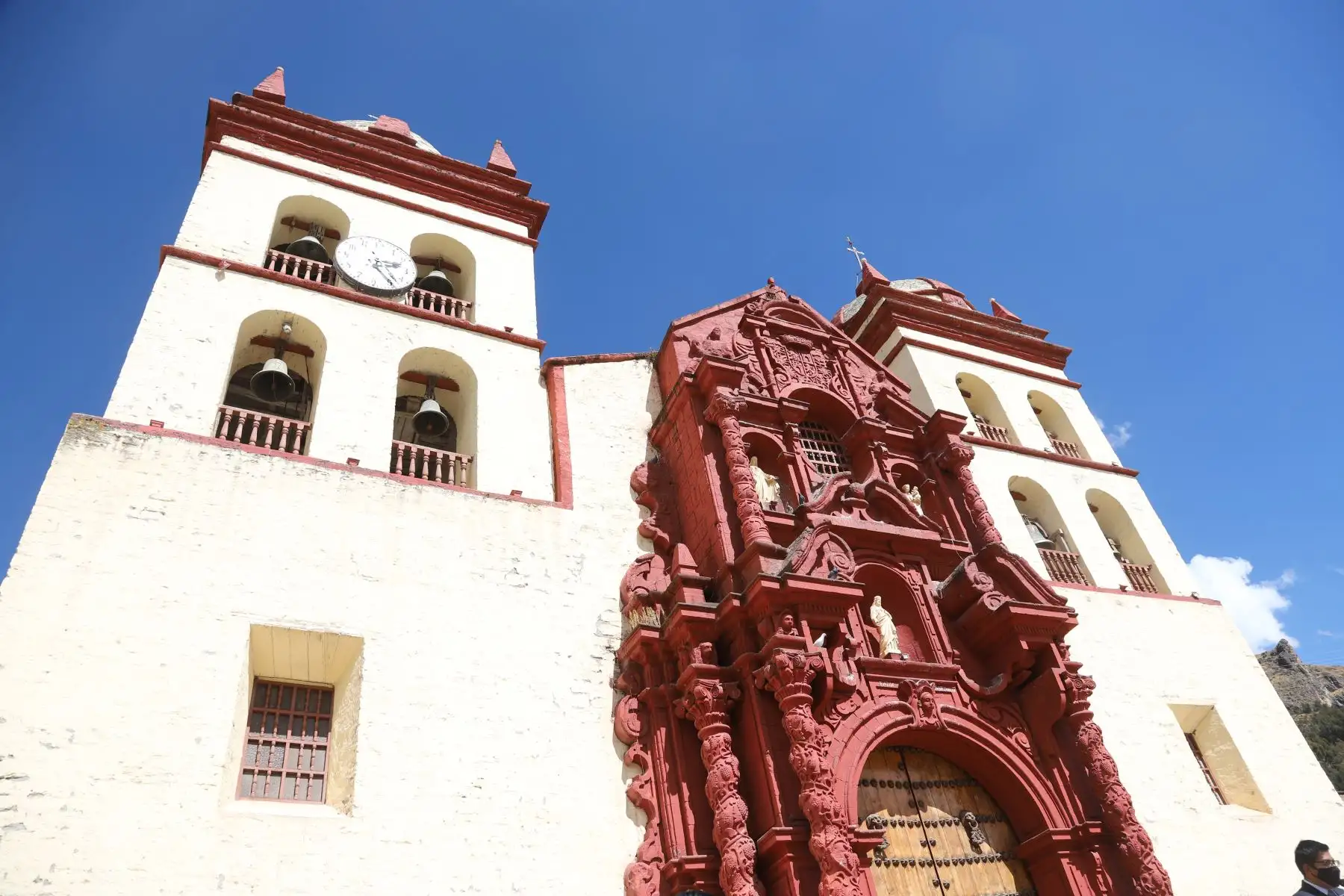 El Ministerio de Comercio Exterior y Turismo (Mincetur) entregó hoy el sello internacional “Safe Travels” al destino turístico Huancavelica, con lo cual se garantiza el cumplimiento de las medidas de bioseguridad y, por lo tanto, lo califica como apto para recibir a los turistas. Foto: ANDINA/Mincetur