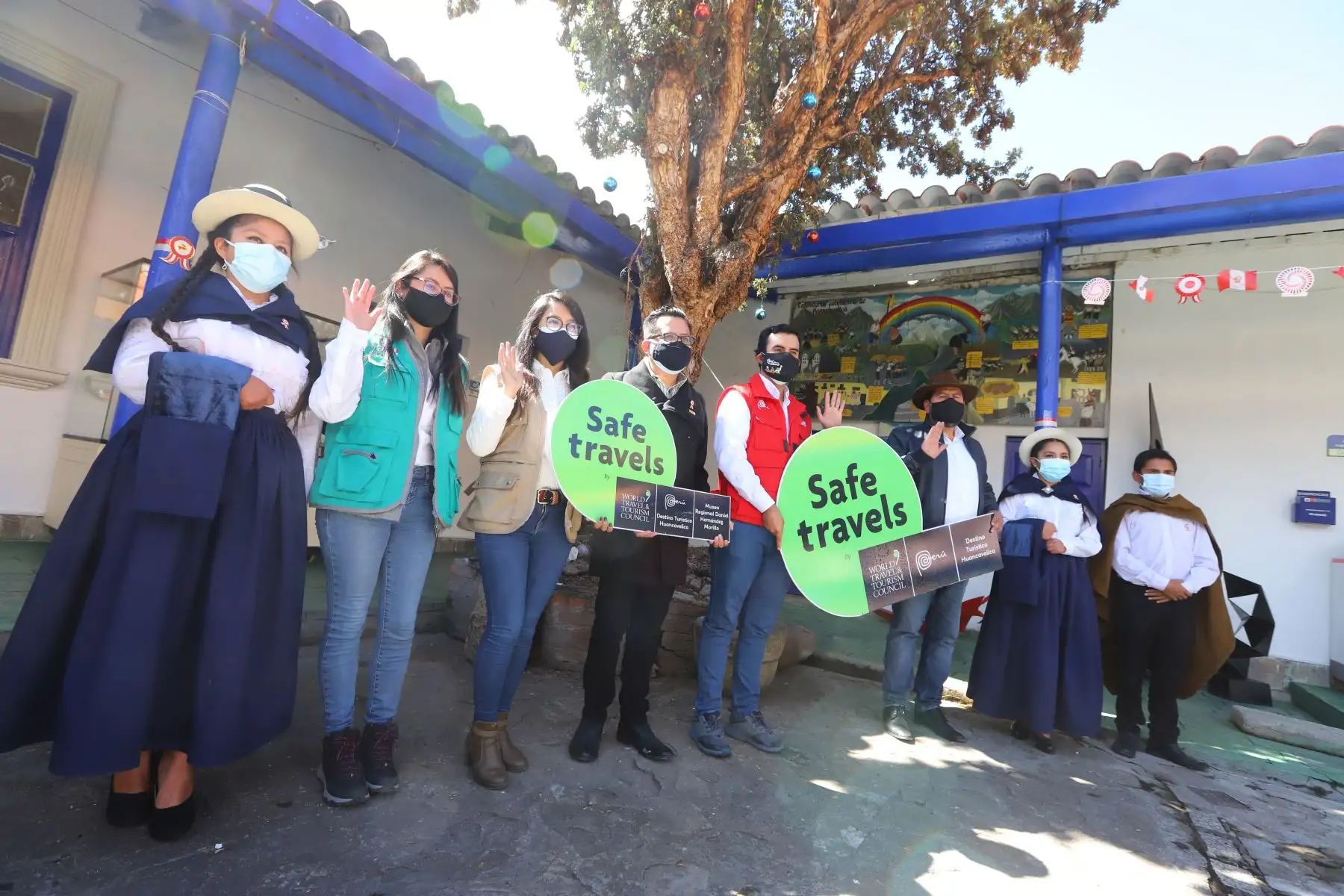El Ministerio de Comercio Exterior y Turismo (Mincetur) entregó hoy el sello internacional “Safe Travels” al destino turístico Huancavelica, con lo cual se garantiza el cumplimiento de las medidas de bioseguridad y, por lo tanto, lo califica como apto para recibir a los turistas. Foto: ANDINA/Mincetur