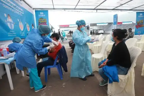 "Necesitamos inmunizar la mayor cantidad de gente, dado que en setiembre podríamos tener la tercera ola", señala ministro de Salud. Foto: ANDINA/difusión.