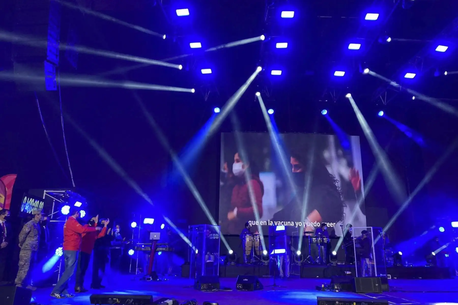 Presidenta del Consejo de Ministros, Violeta Bermúdez y los ministros de Cultura, Salud y la representante de la Municipalidad de Lima se hicieron presentes en el escenario del primer concierto presencial “Por la reactivación de la música” en el Parque de la Exposición, evento que congrega a diversos artistas de la música nacional. Foto: ANDINA/Vidal Tarqui