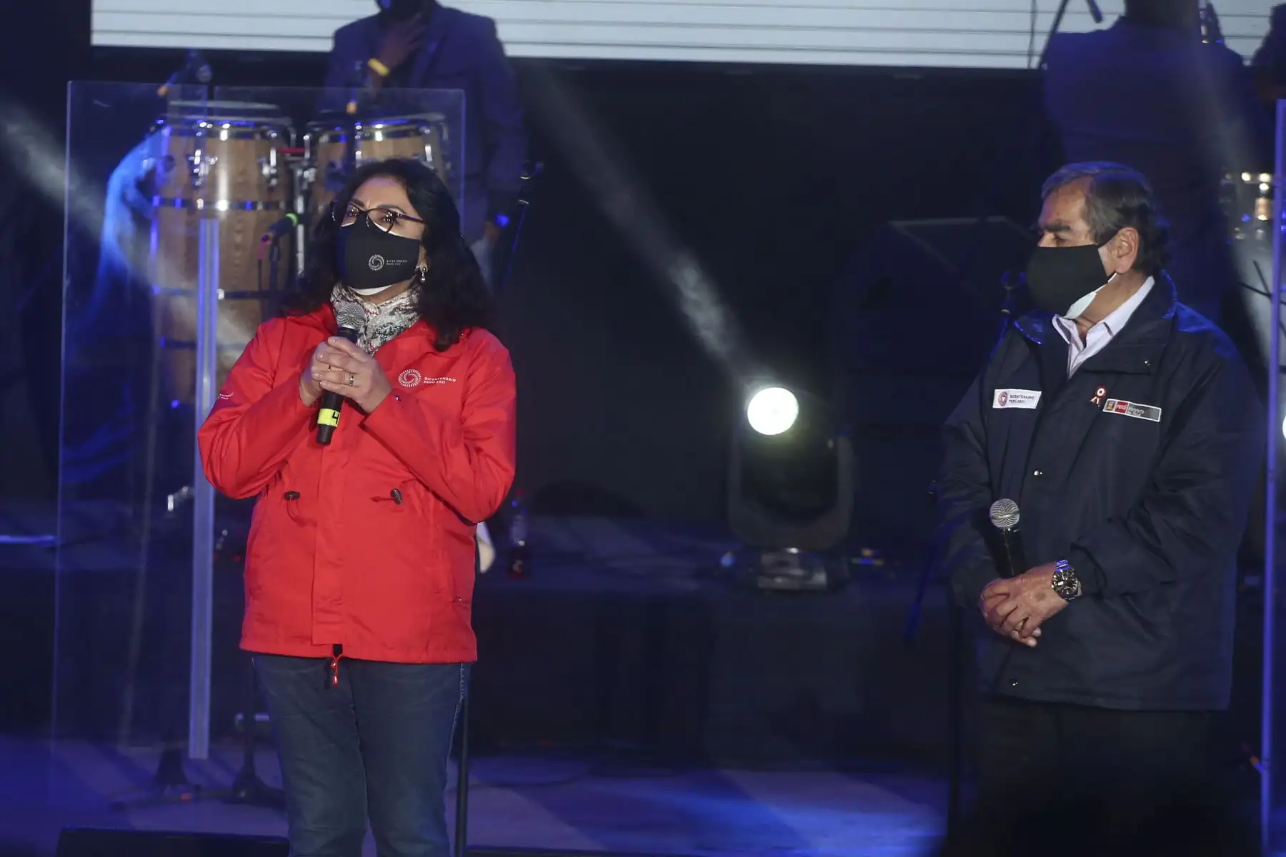 Presidenta del Consejo de Ministros, Violeta Bermúdez y los ministros de Cultura, Salud y la representante de la Municipalidad de Lima se hicieron presentes en el escenario del primer concierto presencial “Por la reactivación de la música” en el Parque de la Exposición, evento que congrega a diversos artistas de la música nacional. Foto: ANDINA/Vidal Tarqui