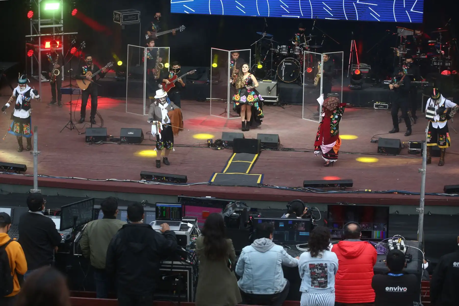 Ministros de Cultura, Ministerio de Salud y la representante de la Municipalidad de Lima se hicieron presentes en el escenario del primer concierto presencial de Amaranta “Por la reactivación de la música” en el Parque de la Exposición, evento que congrega a diversos artistas de la música nacional. 
Foto: ANDINA/Vidal Tarqui