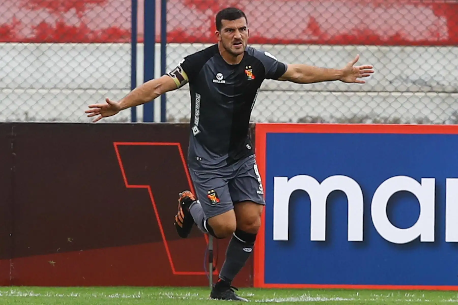 El jugador de FBC Melgar , Bernardo Cuesta celebra su gol ante Sport Huancayo, en partido de  la Fase 2 de la Liga1 Betsson  en el Estadio Iván Elías Moreno
Foto: Liga 1
