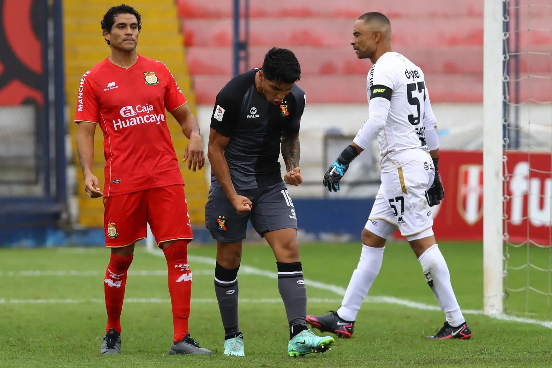 El jugador de FBC Melgar , Luis Iberico celebra su gol ante Sport Huancayo, en partido de  la Fase 2 de la Liga1 Betsson  en el Estadio Iván Elías Moreno
Foto: Liga 1