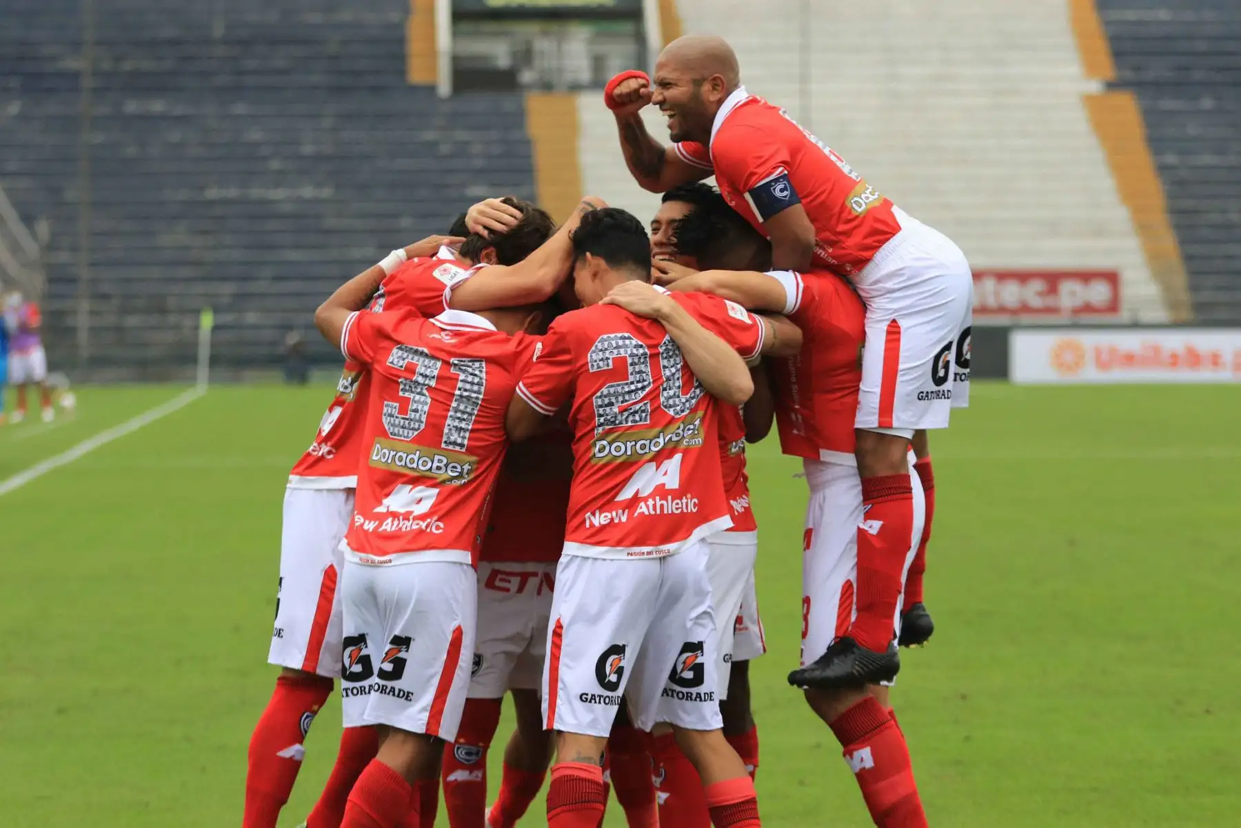 El jugador de Cienciano, Danilo Carando  celebra su gol ante Sport Boys, en partido de  la Fase 2 de la Liga1 Betsson  en el Estadio Alejandro Villanueva.
Foto: Liga 1