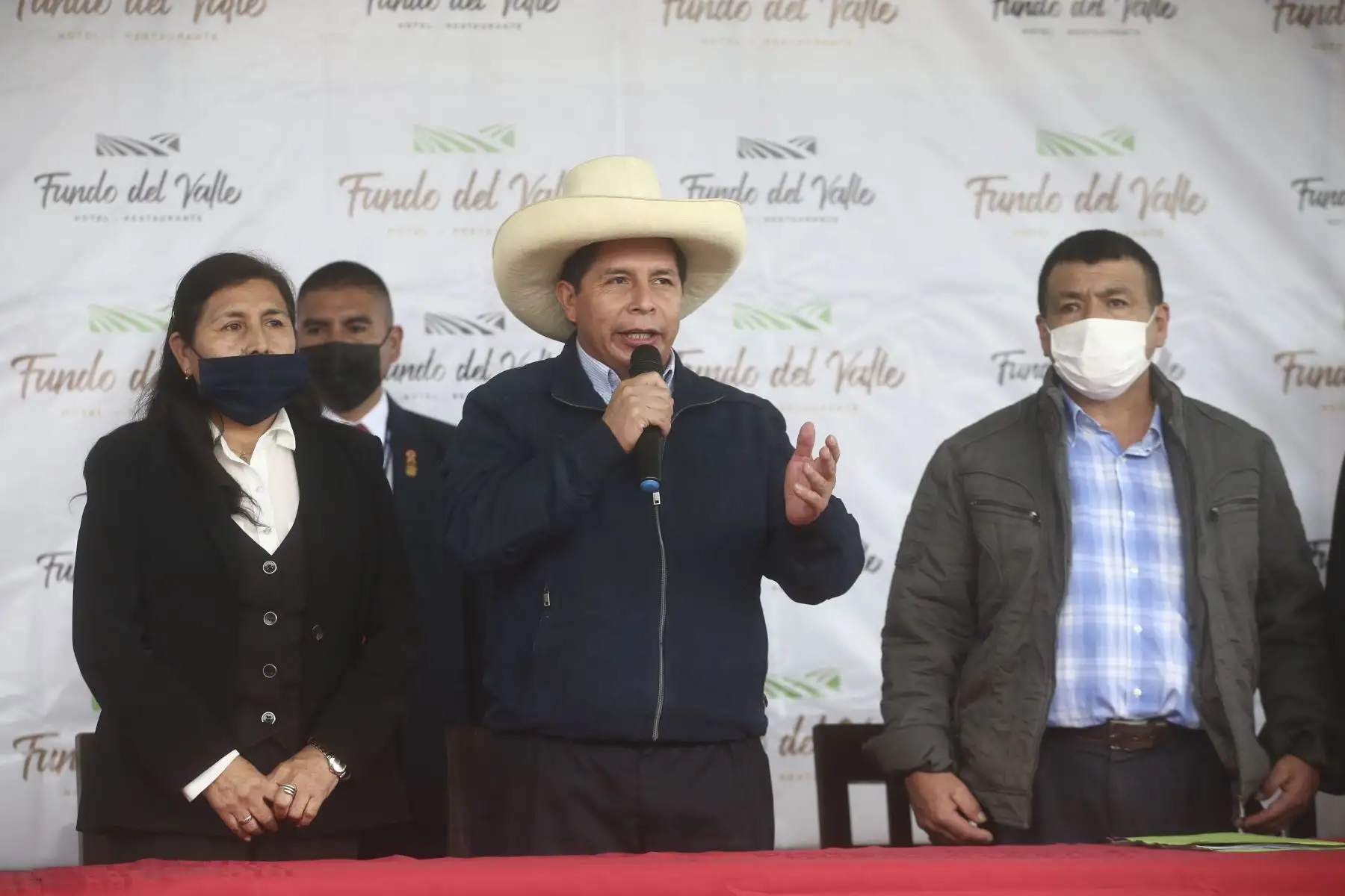 Candidato Pedro Castillo se reúne con dirigentes de la zona sur de Lima en el Fondo Del Valle de Lurín. Foto: ANDINA/Vidal Tarqui