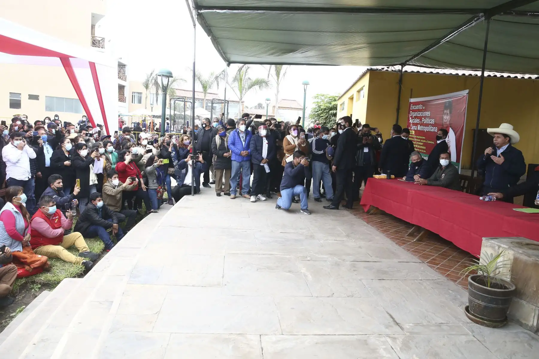 Candidato Pedro Castillo se reúne con dirigentes de la zona sur de Lima en el Fondo Del Valle de Lurín. Foto: ANDINA/Vidal Tarqui