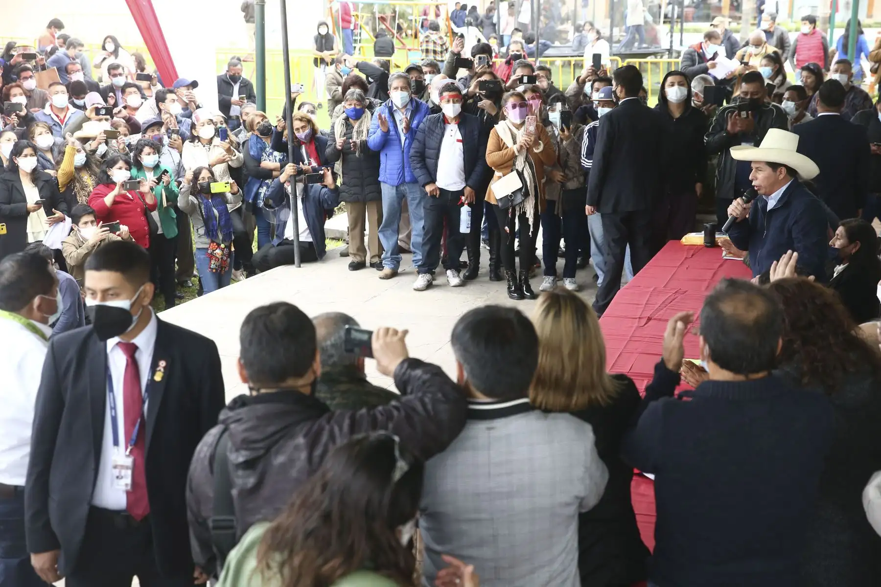 Candidato Pedro Castillo se reúne con dirigentes de la zona sur de Lima en el Fondo Del Valle de Lurín. Foto: ANDINA/Vidal Tarqui