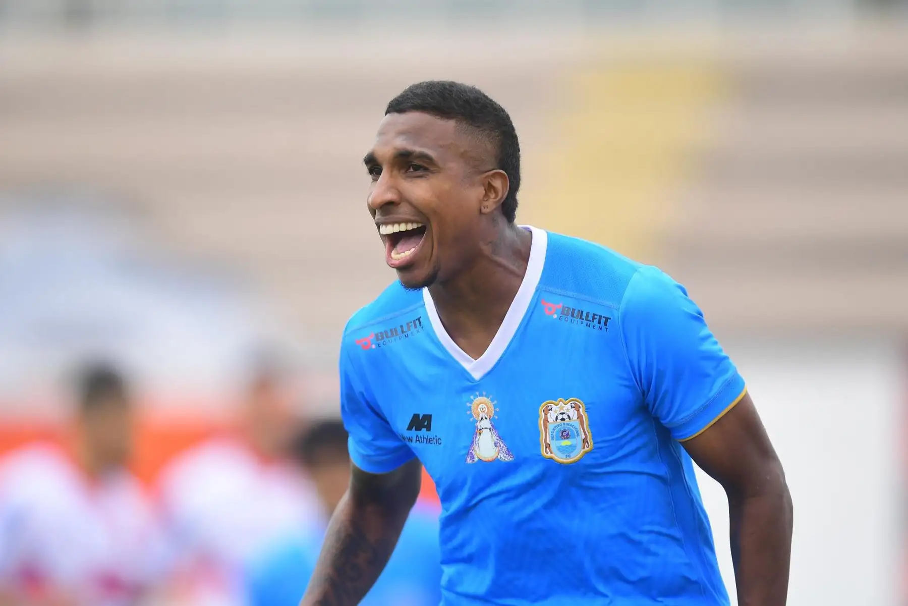 Johan Arango de Binacional puso el primer gol de su equipo ante Alianza Universidad por la primera fecha de la Liga1, en el estadio Miguel Grau del Callao. Foto: Liga 1