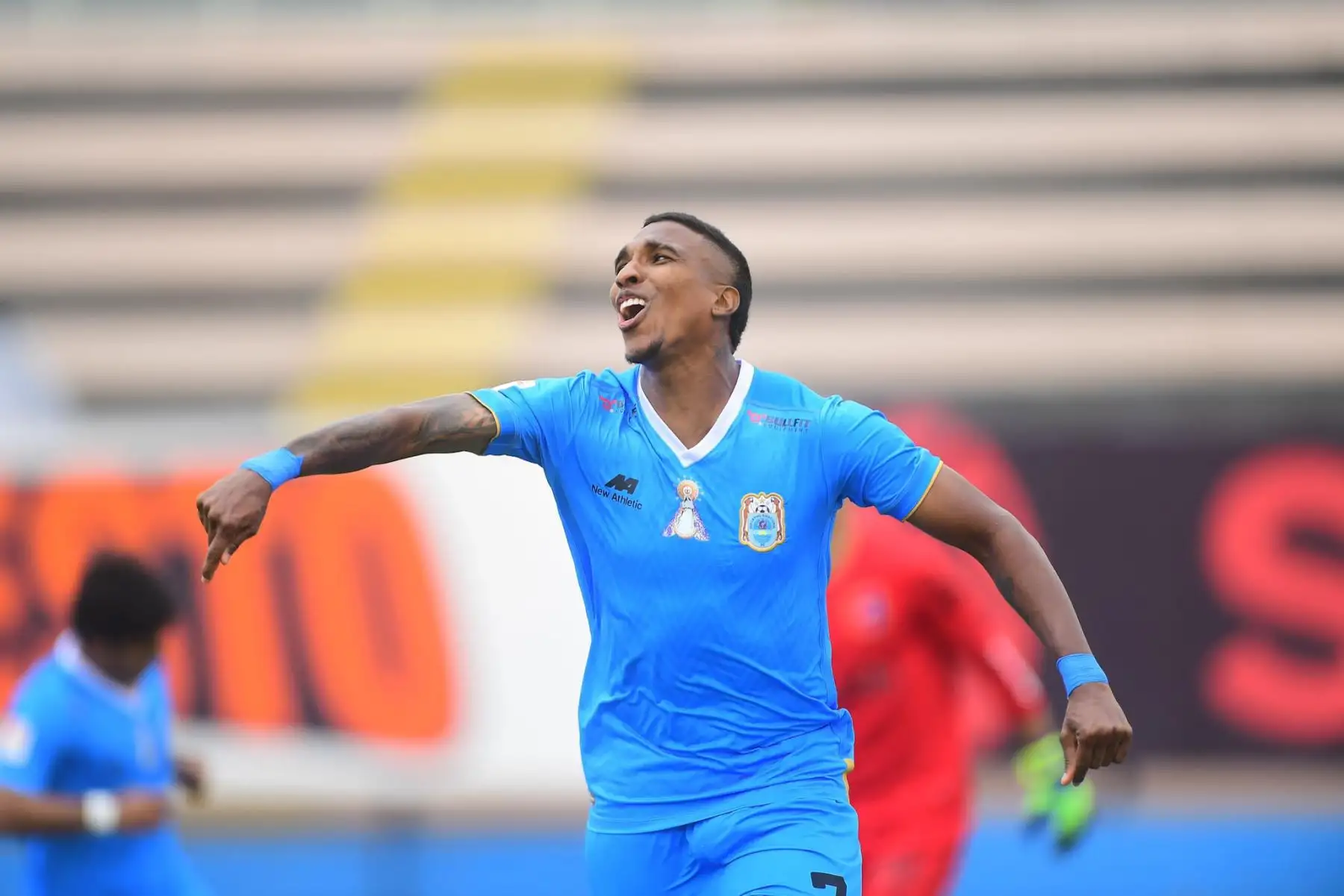 Johan Arango de Binacional puso el primer gol de su equipo ante Alianza Universidad por la primera fecha de la Liga1, en el estadio Miguel Grau del Callao. Foto: Liga 1