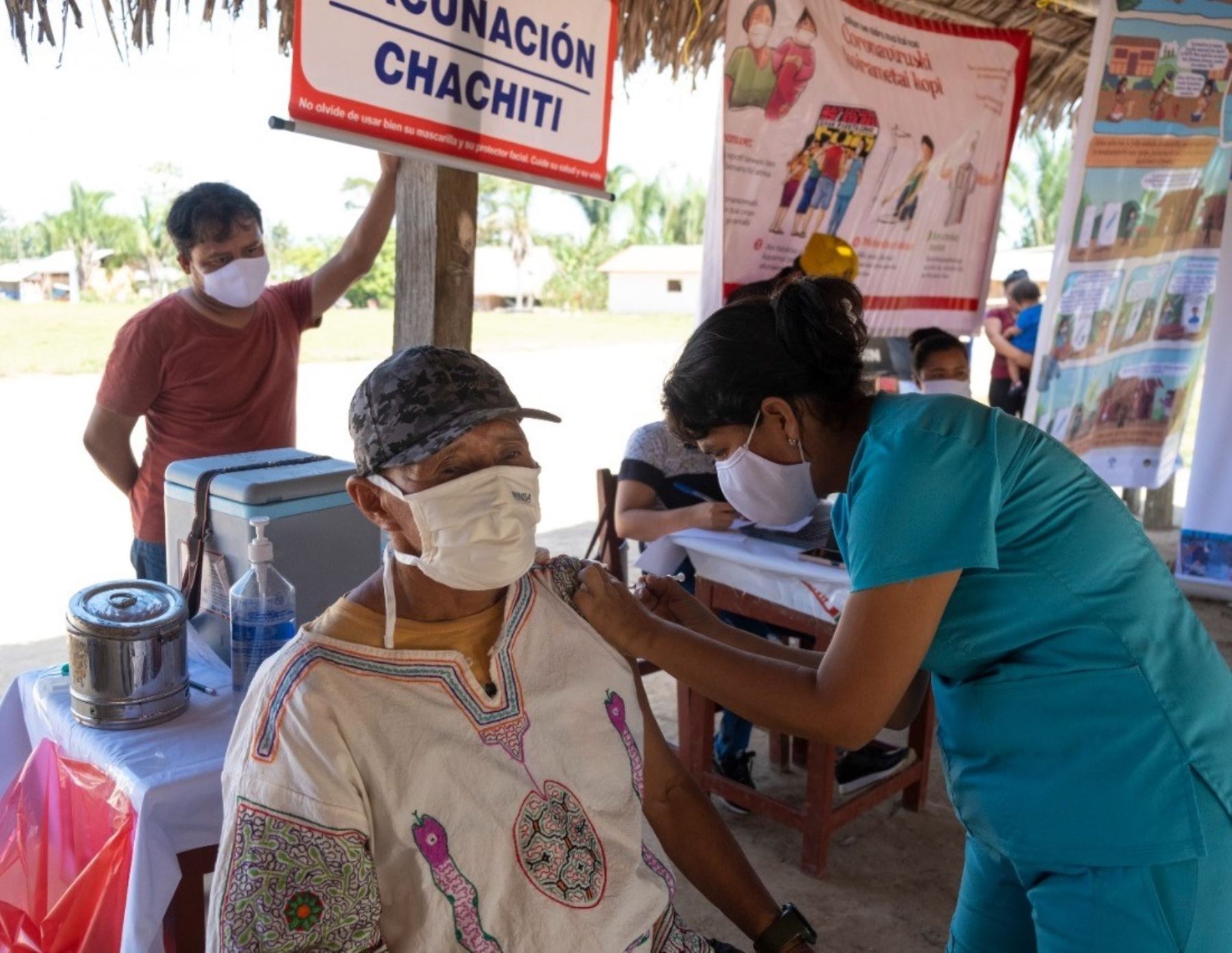 El Ministerio de Cultura resaltó el inicio de la vacunación contra la covid-19 al pueblo Shipibo-Konibo que habita en la comunidad San Rafael, en la provincia de Coronel Portillo, región Ucayali. ANDINA/Difusión