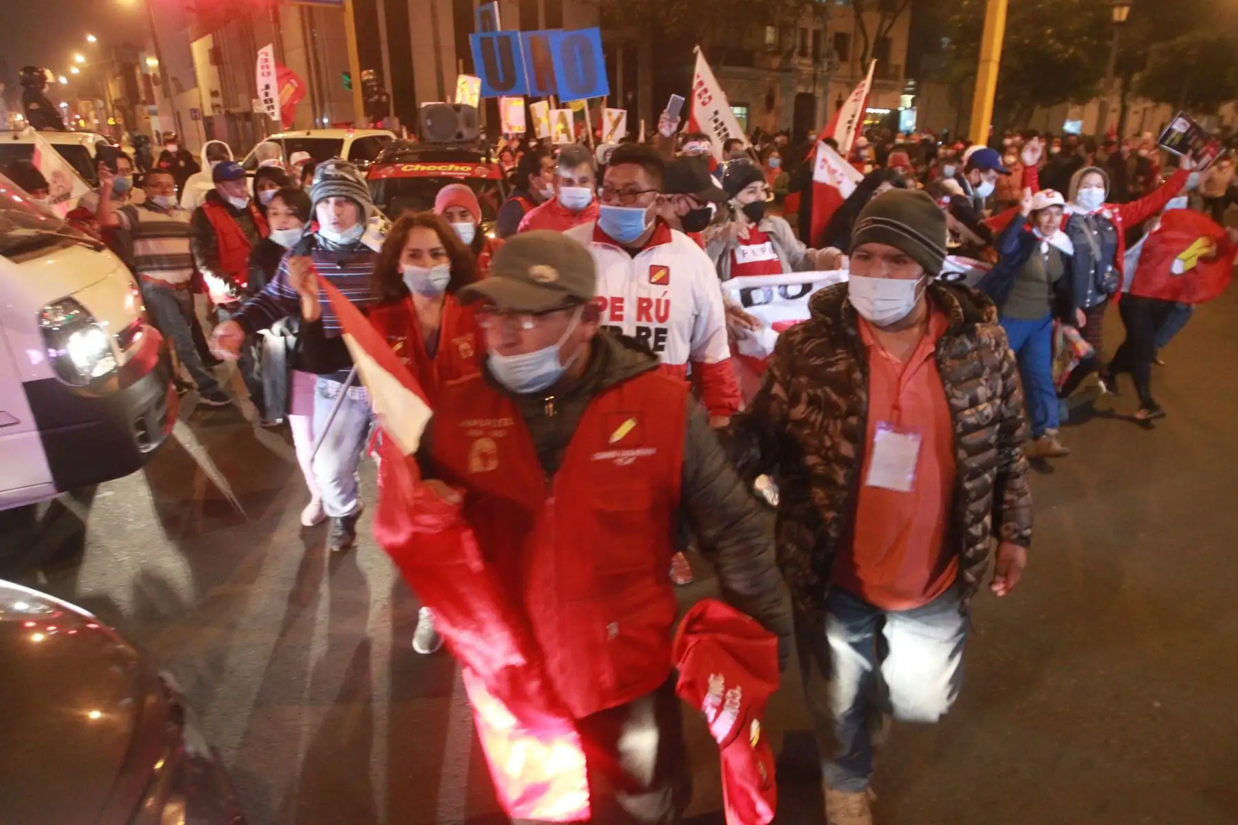 Simpatizantes del  presidente electo Pedro Castillo, salen a las calles a celebrar, tras  la proclamación del Jurado Nacional de Elecciones.
Foto: ANDINA/ Jhony Laurente