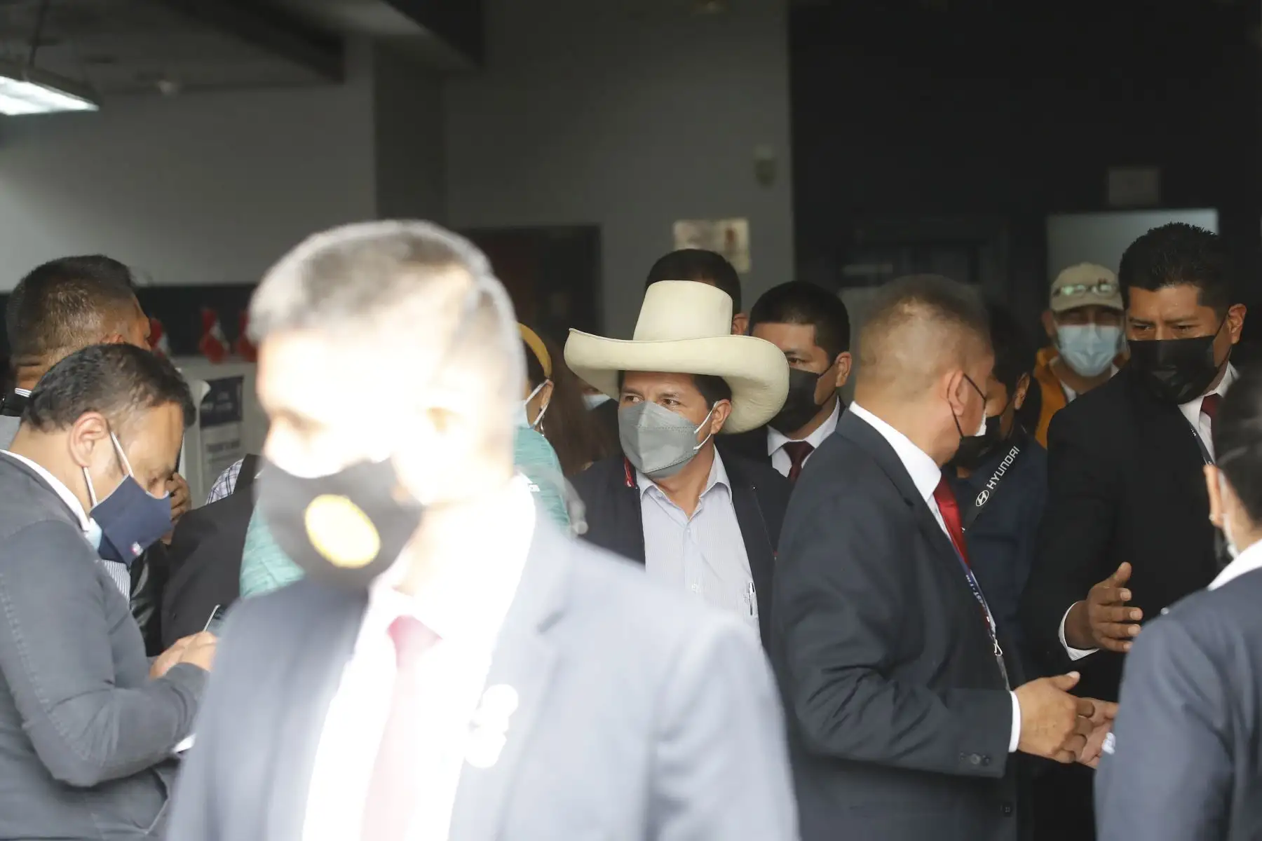Presidente electo Pedro Castillo llega a la sede del Reniec, en el jirón Ancash, Centro de Lima. Foto: ANDINA/Juan Carlos Guzmán