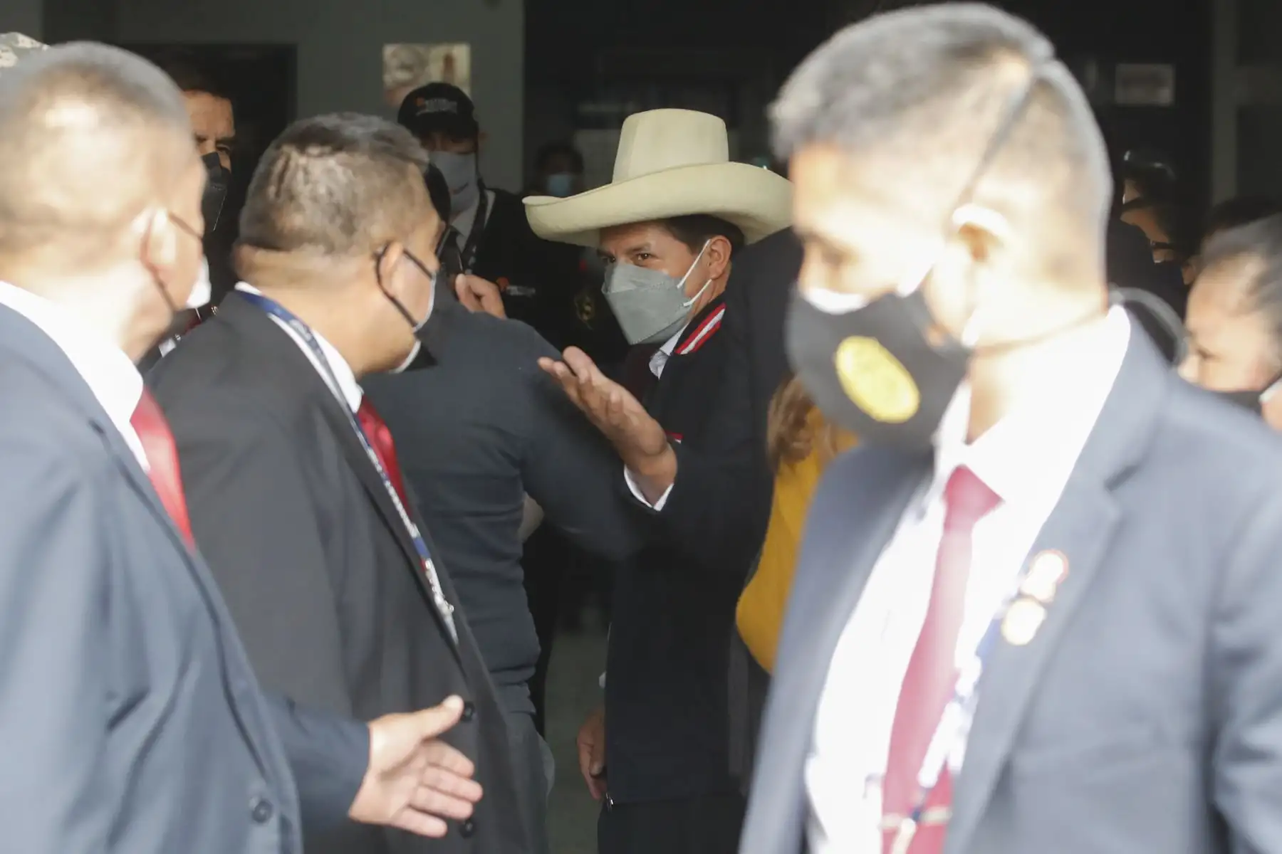 Presidente electo Pedro Castillo llega a la sede del Reniec, en el jirón Ancash, Centro de Lima. Foto: ANDINA/Juan Carlos Guzmán
