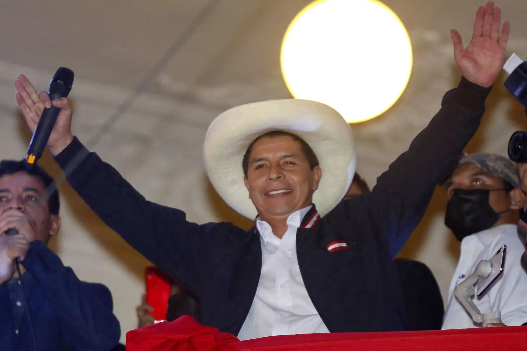 La proclamación de Castillo se dio ocho días antes del cambio presidencial, previsto para el 28 de julio. Foto: AFP.