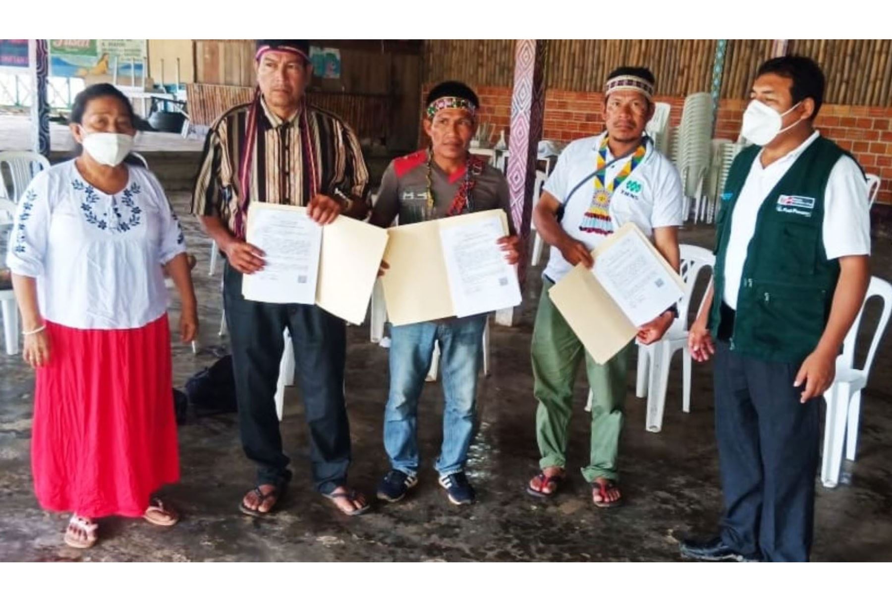 Loreto: Midagri entregó títulos de propiedad a 3 comunidades nativas de zonas fronterizas