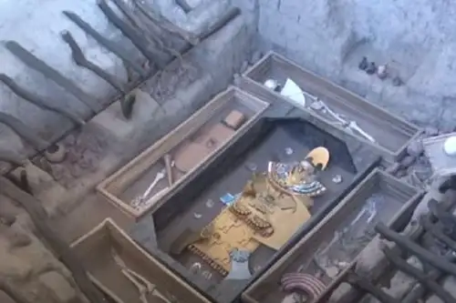 Un día como hoy, hace 34 años, se produjo en Lambayeque el hallazgo de la Tumba del Señor de Sipán, lo que significó un hito trascendental para la arqueología mundial, solo comparado con el hallazgo de la tumba del faraón egipcio Tutankamón a inicios del siglo XX. Foto: ANDINA/Difusión.