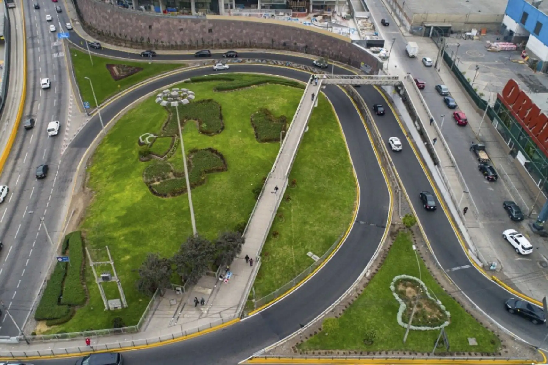 Realizan mantenimiento a entradas y salidas de Vía Expresa de Paseo de la República